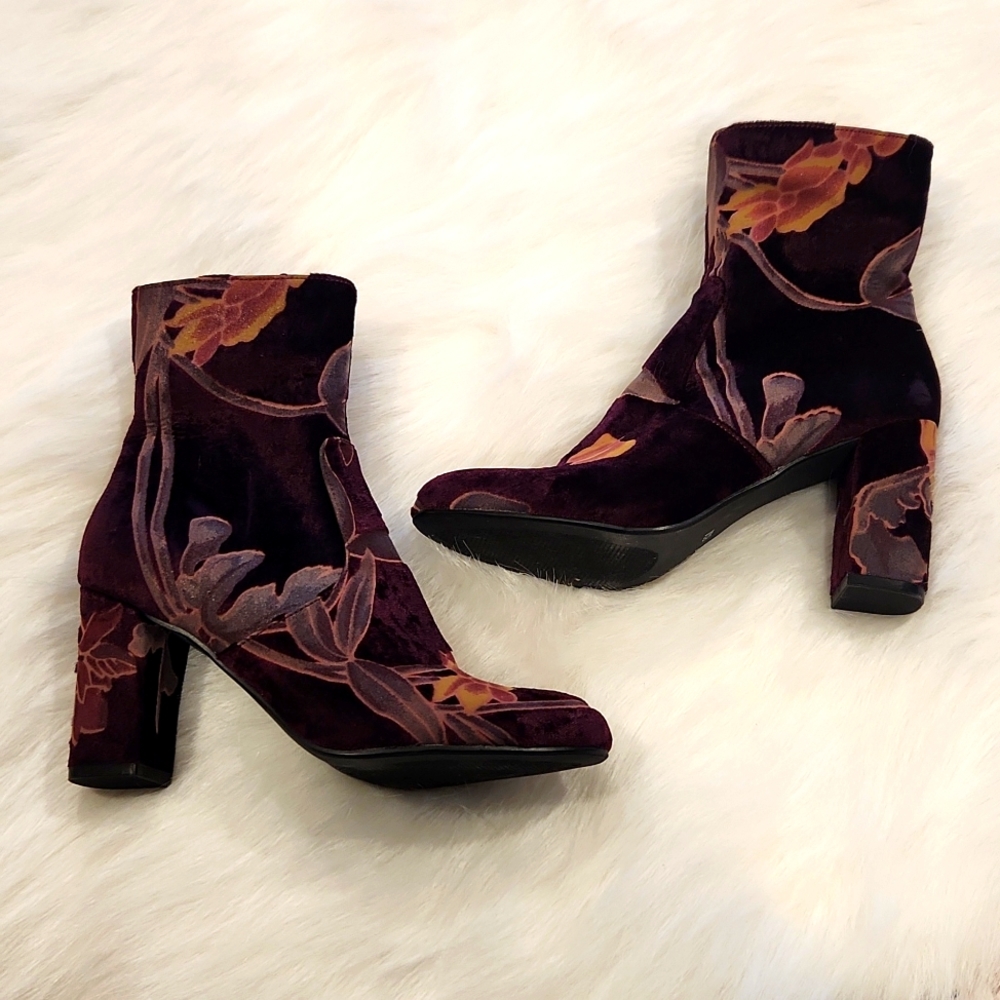 Steve Madden Elissa Velvet Floral Bootie 6M